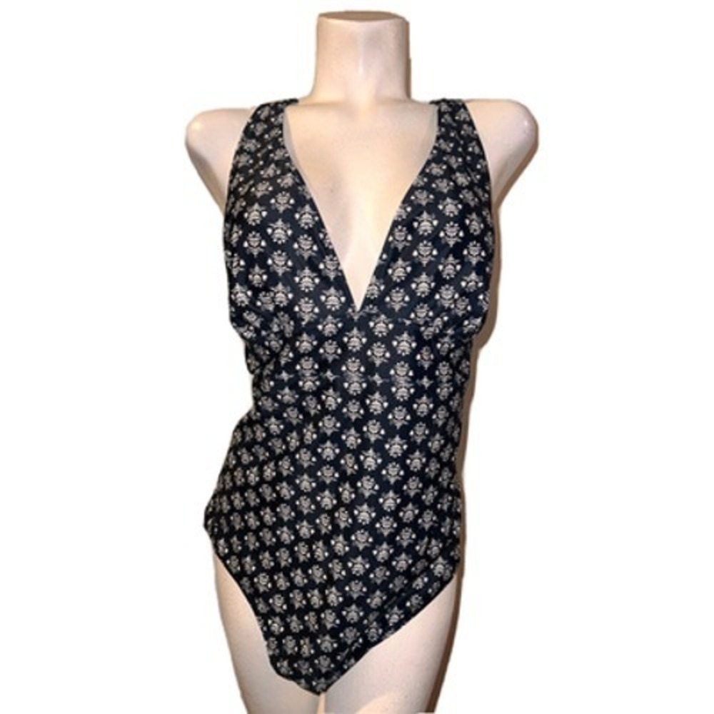 New Old Navy Women's Black White Floral Print One Piece V-neck Swimsuit Size XXL